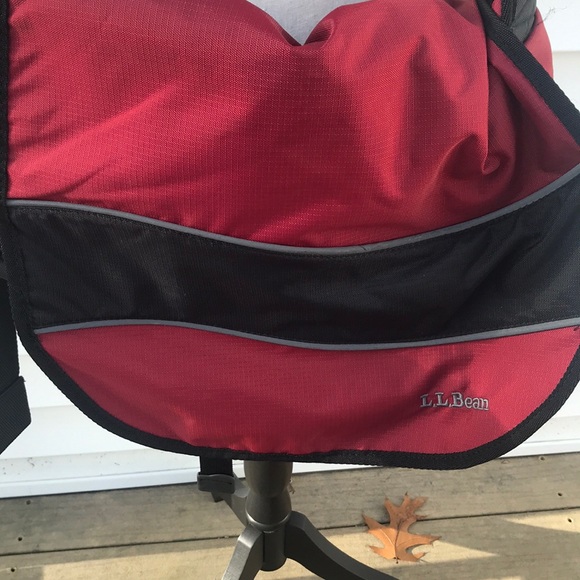 LL Bean cross body bag in excellent condition - Picture 2 of 8